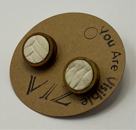 Wood Studs w/ Herringbone Off-White Pattern